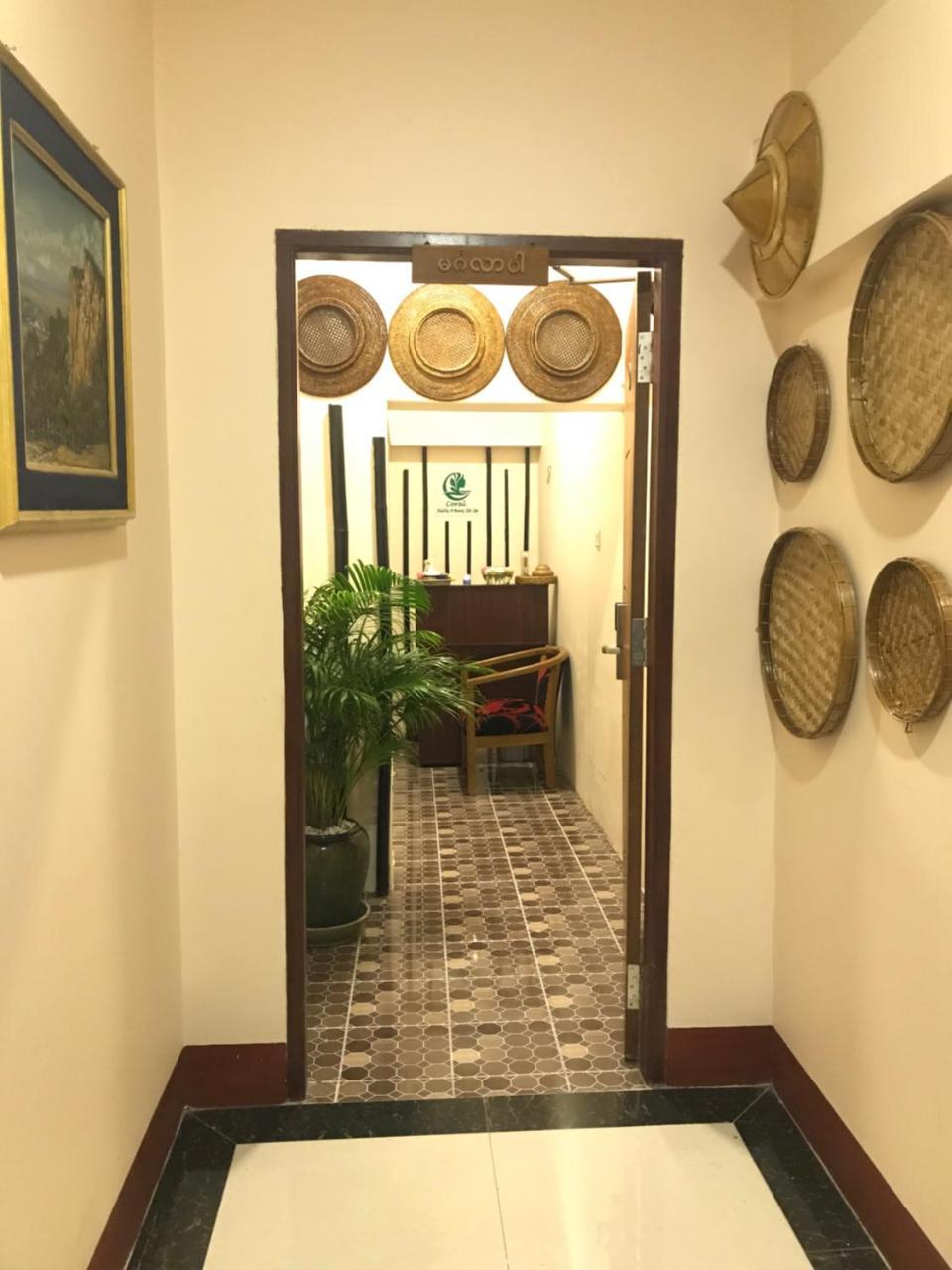 Millennium Hotel Янгон Экстерьер фото